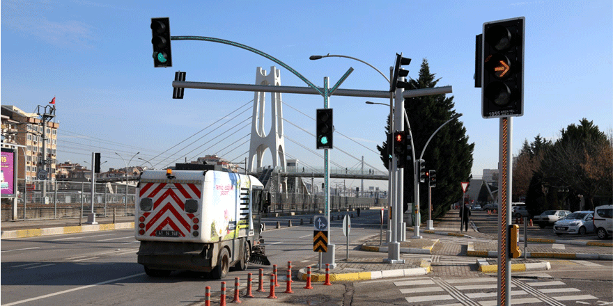 Yeni nesil trafik lambaları kural ihlallerine dur diyecek