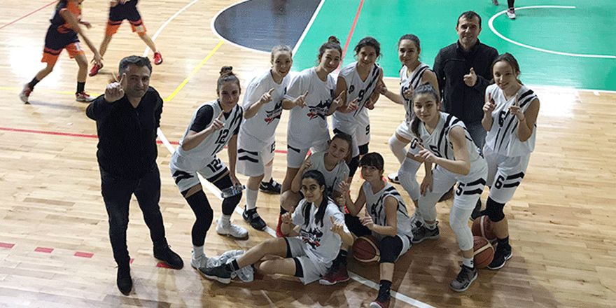 Özcan Kan Fen Lisesi fırtına gibi başladı