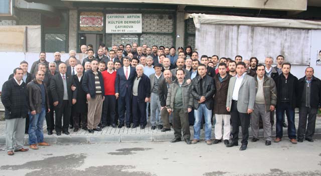 Artvinlilerden Bayrak’a destek