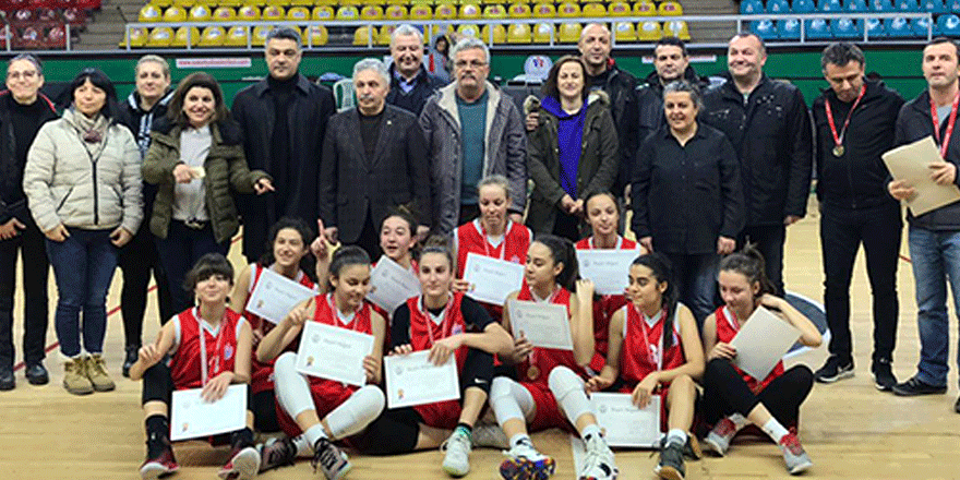 Şehit Özcan Kan Fen Lisesi yarı finalde