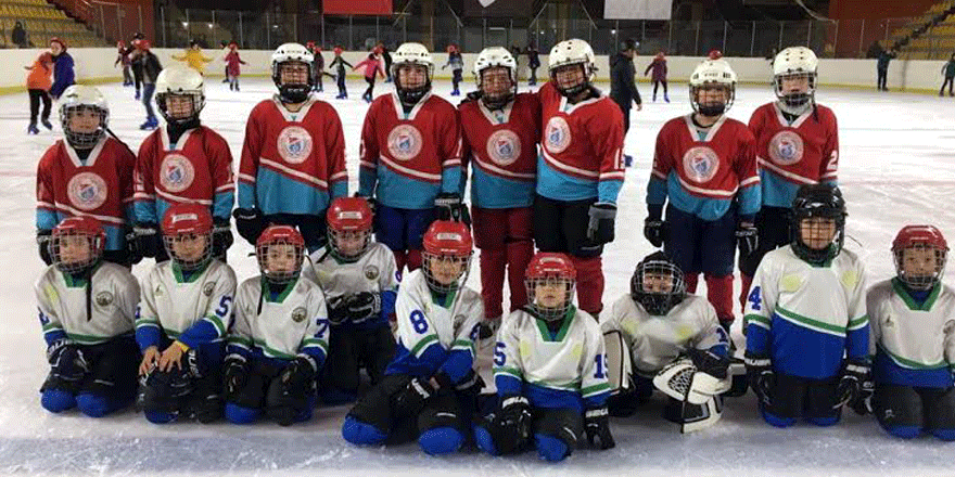 KARTEPELİ MİNİKLERİN BUZ ÜZERİNDE DEĞİŞEN HAYATLARI