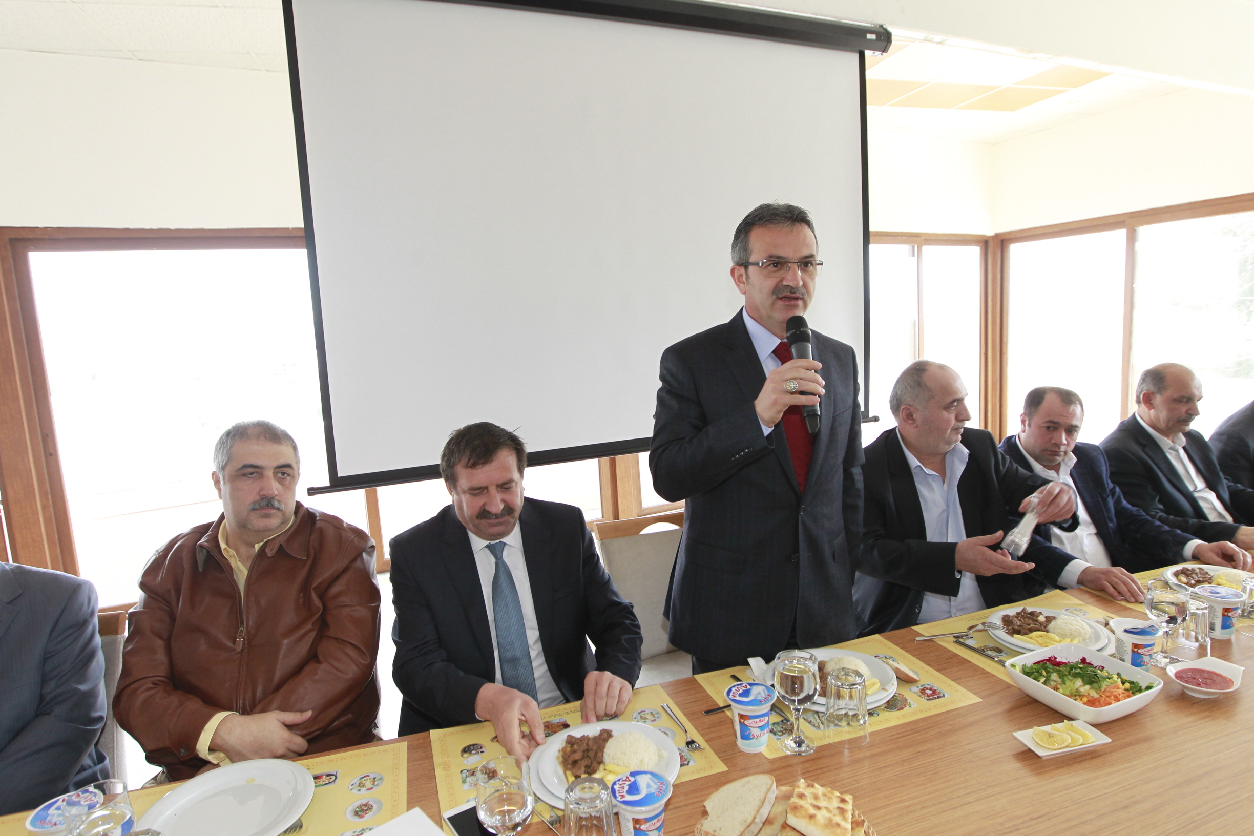 Başkan Köşker fırıncılara konuk oldu