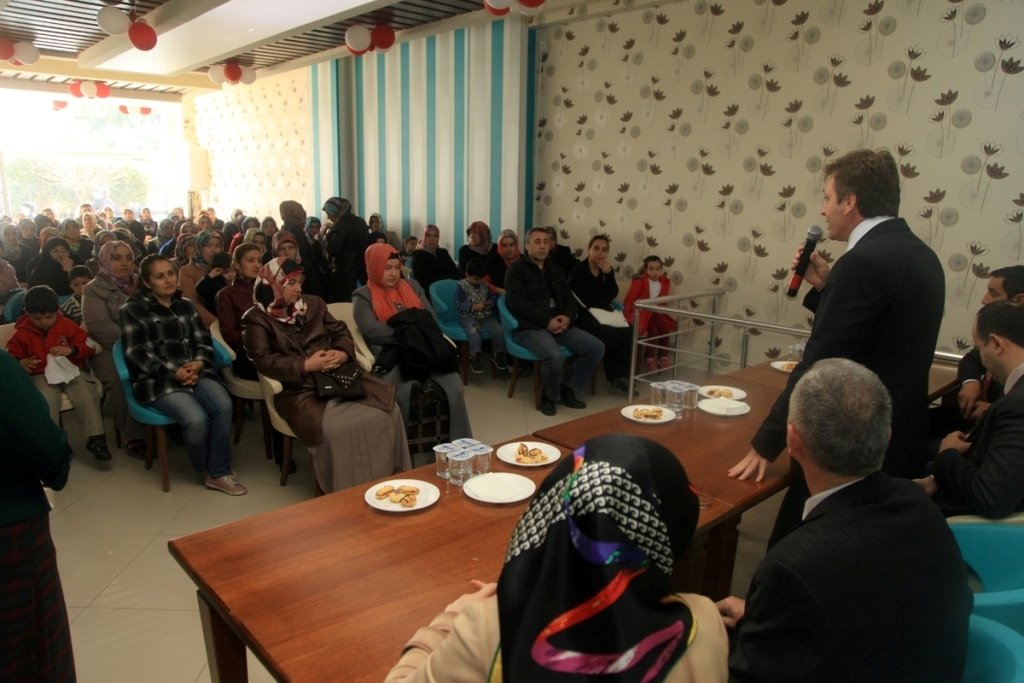 Demirci, velilerle bir araya geldi