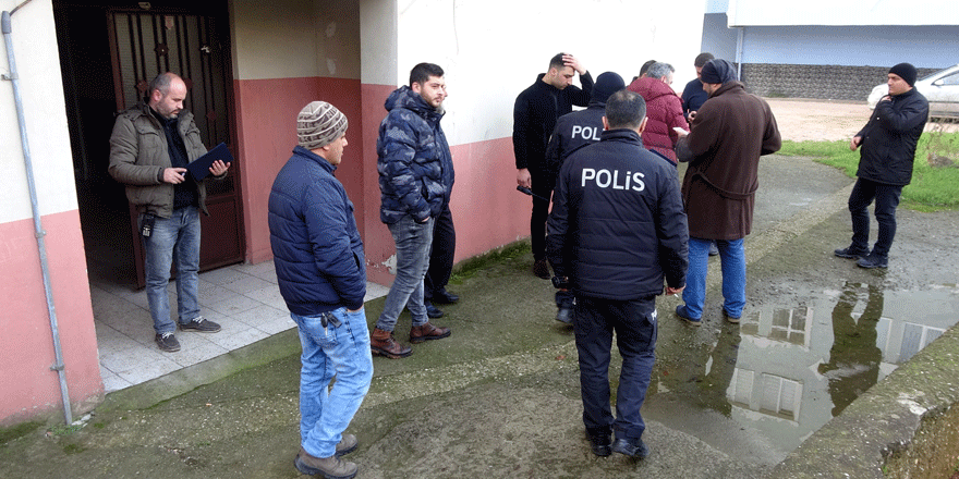 Kendisini doğal gaz borusuna astı