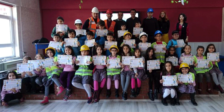 İSG hem müfredat hem  sivil toplumla okullarda