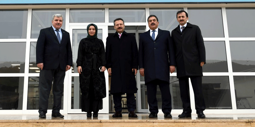 Vali Aksoy öğrenci yurdunda inceleme yaptı