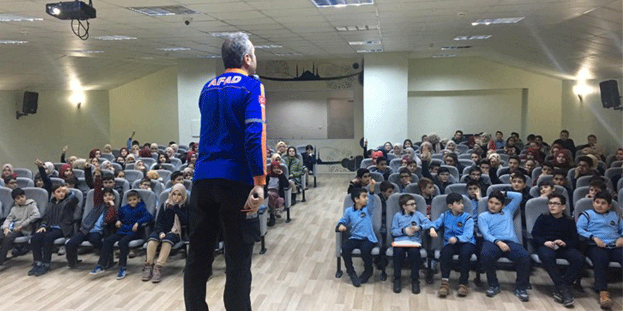 1 ayda 2 bir 444 kişiye eğitim