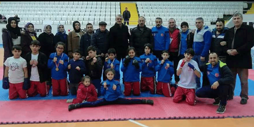 İSMAİL ALTAY MADALYALARI TOPLADI