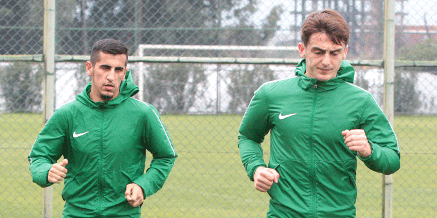 Erkan ve Melih profesyonel oldu