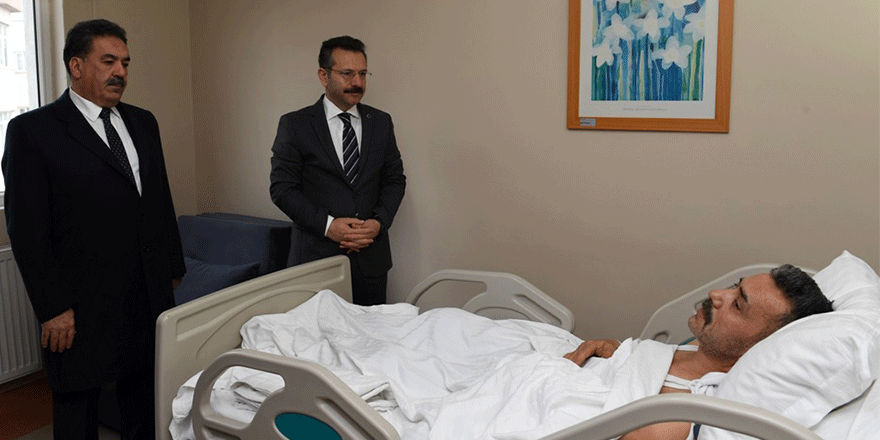 Şehit babasını ziyaret etti