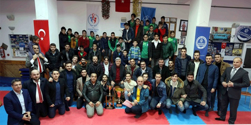 Karaosmanoğlu, Yuvacıkspor’u ziyaret etti