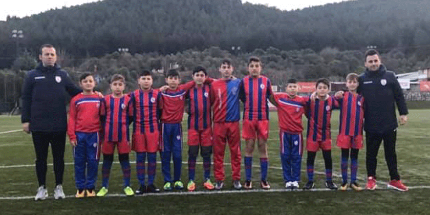 ALTINORDU GEBZE TURNUVANIN KEYFİNİ ÇIKARIYOR