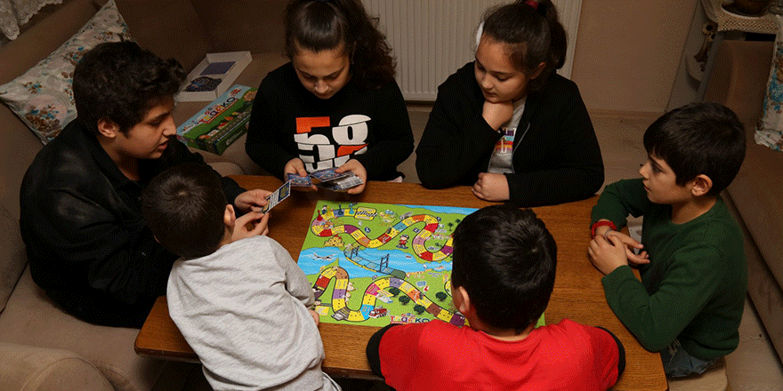 Trafik kurallarını oyun ile öğreniyorlar