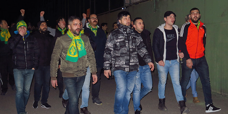 ÇINARALTI  İSYAN BAYRAĞINI AÇTI  DEFOLUP GİDİN!