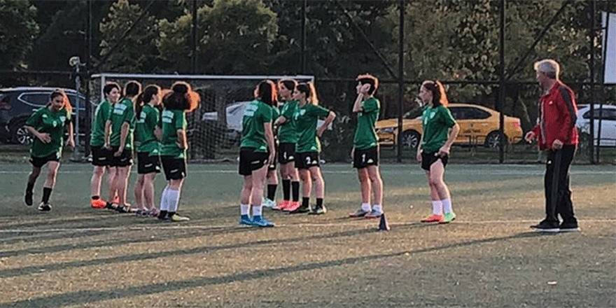 Genç kızlar futbolda heyecan başlıyor