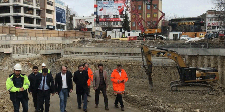 Metro inşaatını inceledi