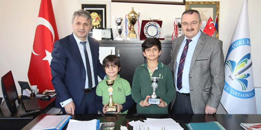 ÖZEL İLİM’DE ÇİFTE KUPA SEVİNCİ