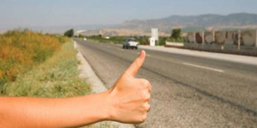 Otostop çeken liseli gence, sürücüden sözlü taciz iddiası