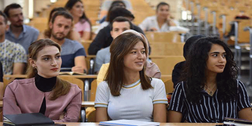 Akademide ‘örtülü kadro’ dönemi