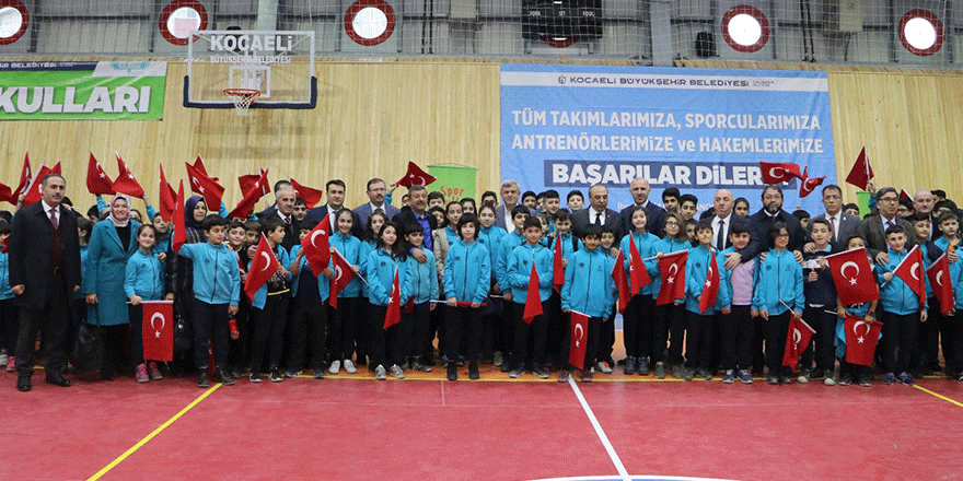 Darıca Bağlarbaşı Ortaokulu çok amaçlı spor salonuna kavuştu