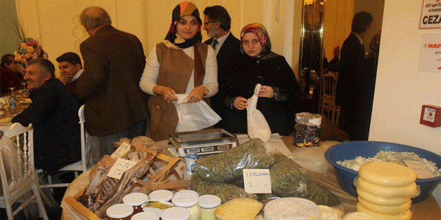 Hayvan derisinde muhafaza  edilen tuluk peyniri de satıldı