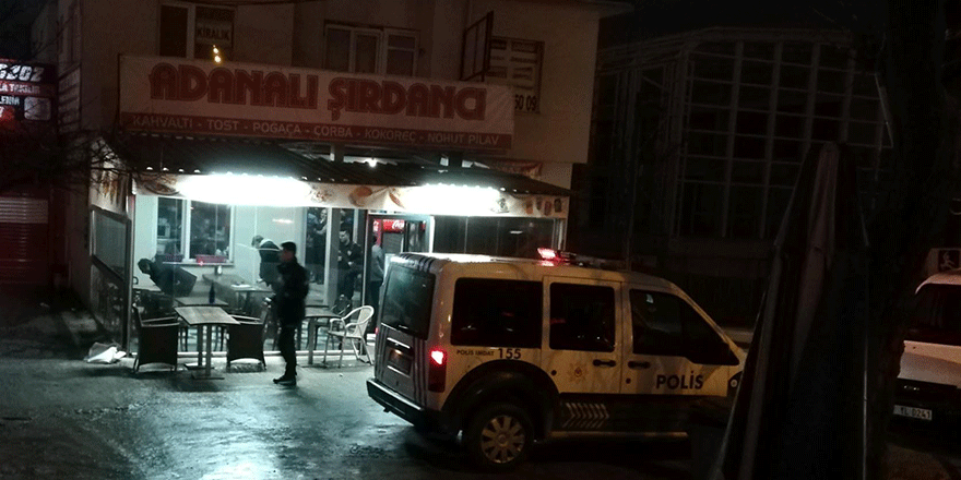 Lokanta sahibini bacağından vurdu