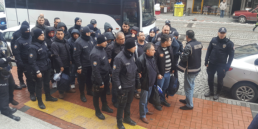 11'i muvazzaf 14 şüpheli adliyede