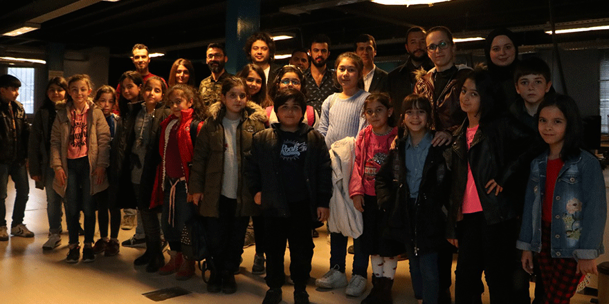 Darıcalı öğrenciler TRT’yi ziyaret etti