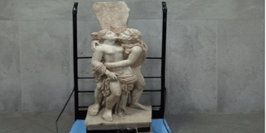 Tarihi eseri satmaya çalışırken yakalandı