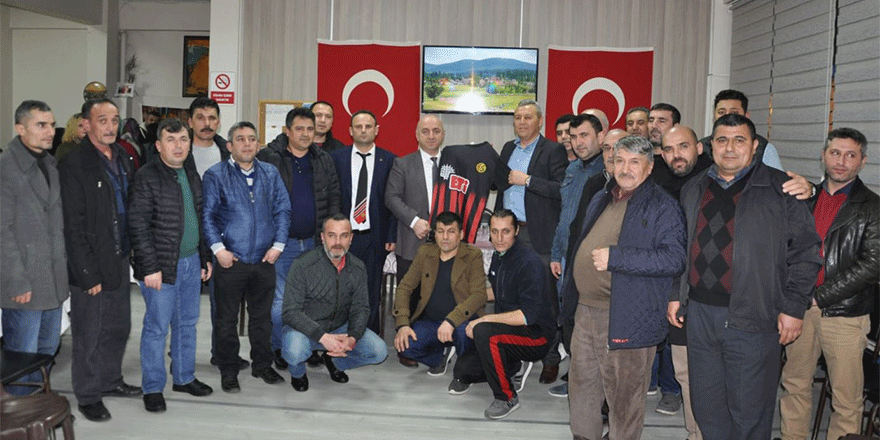 Bıyık’a Es Es forması hediye ettiler