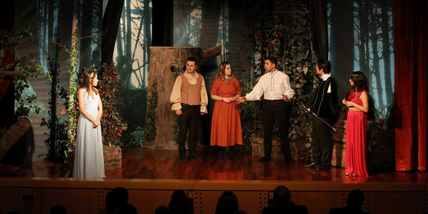 GOSB’da tiyatro gösterimi