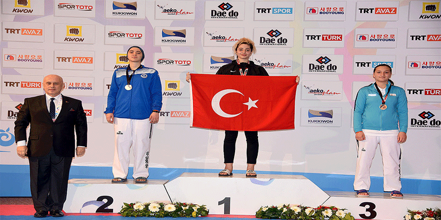 Tekvandoculardan 2 madalya