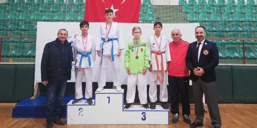 ÇAYIROVALI KARETECİLER MADALYA BIRAKMADI