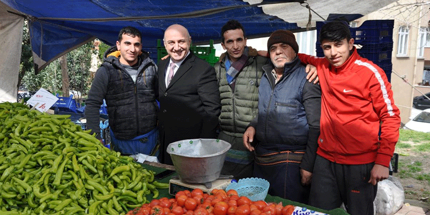 Bıyık Pazar turu yaptı