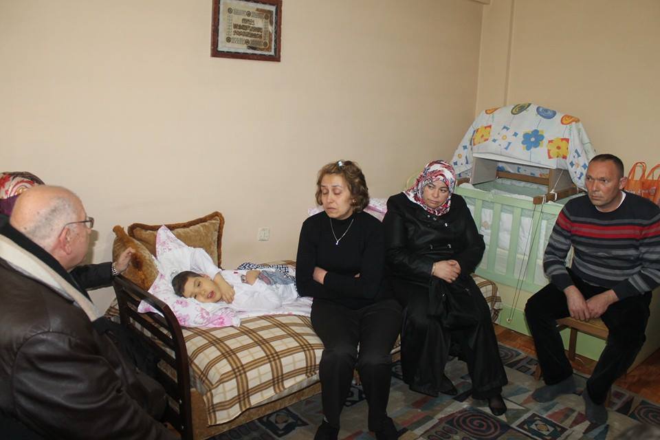 Baştopçu’dan hastalara moral ziyaretleri