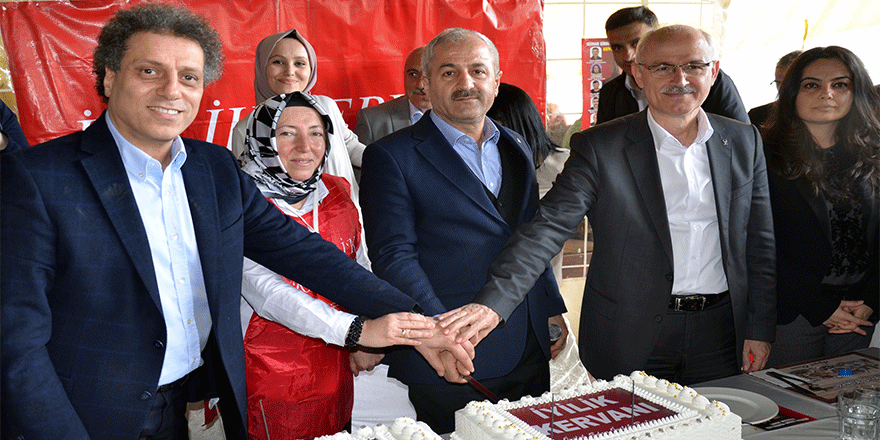 Hakan Höbek İyilik Kervanı üyeleriyle buluştu