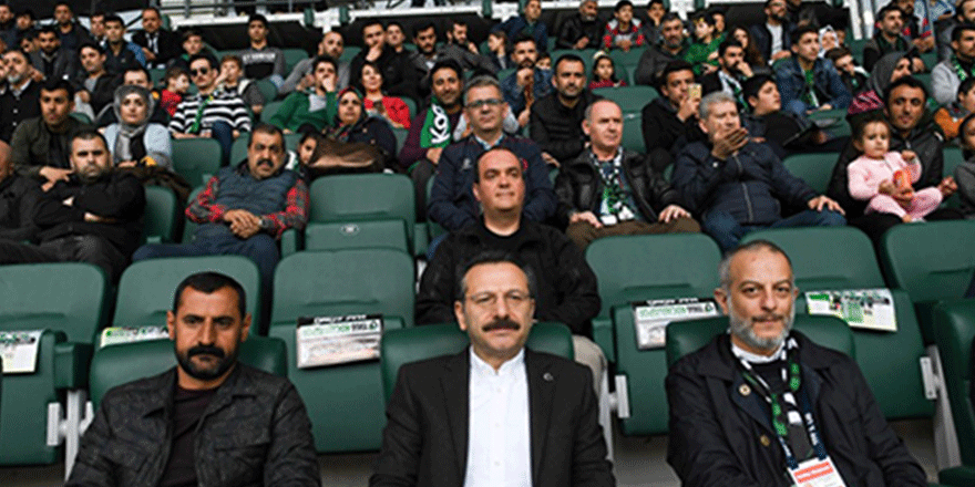 Vali Aksoy karşılaşmayı tribünden izledi