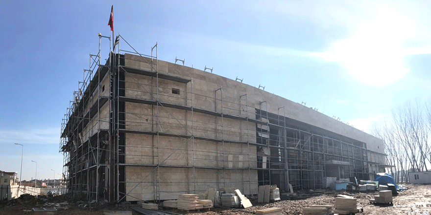 Kartepe Yüzme Havuzu’nun çatı imalatları başladı