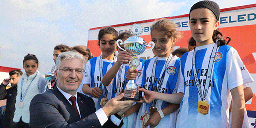 Okullar arası Atletizm Şampiyonası’na yoğun ilgi