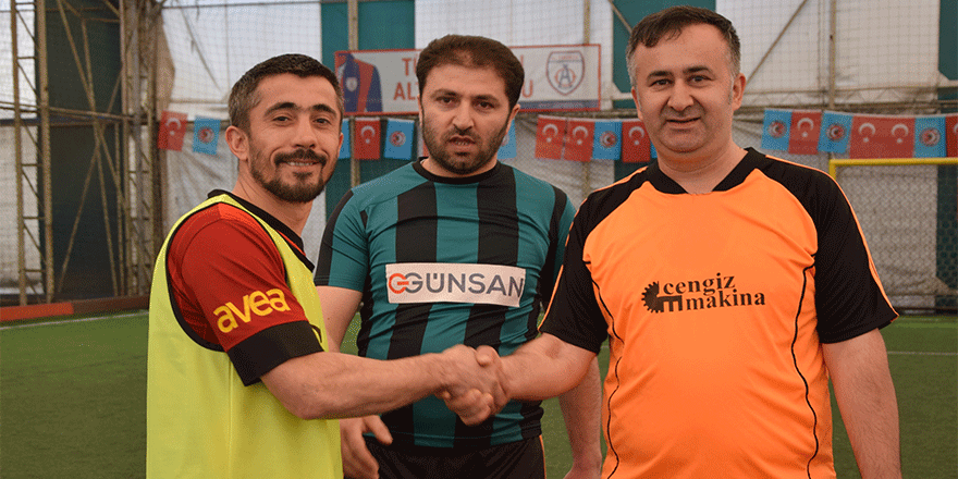 ALTINORDU GEBZE ÖNCE ‘SAYGI’ DİYOR