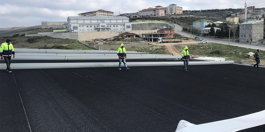 Dilovası Yüzme Havuzu’nun dış cephesi kaplanıyor