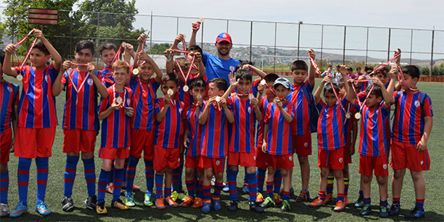 FUTBOL ALTINORDU GEBZE FUTBOL OKULUNDA ÖĞRENİLİR! 
