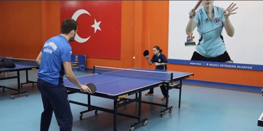 Masa Tenisi’nde yıldız gibi parlıyor