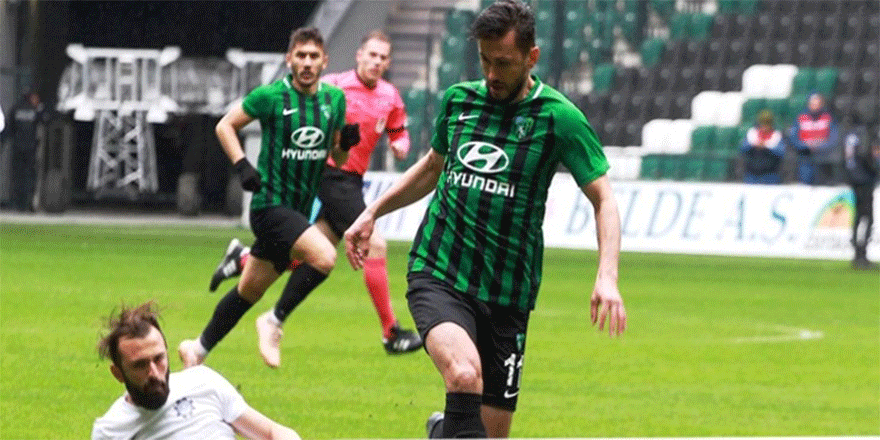 7 futbolcu ceza sınırında