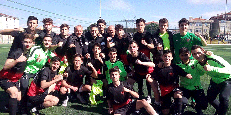 Gölcükspor U17 penaltılarda yıkıldı