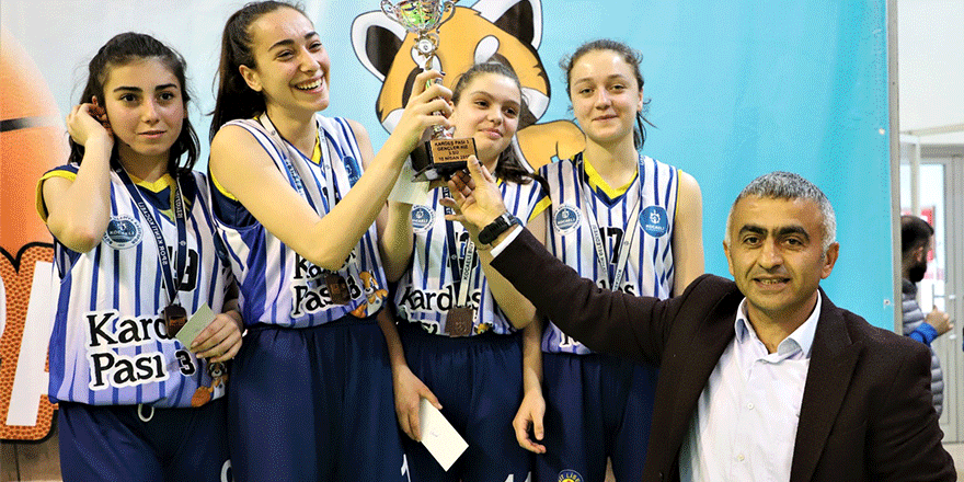 Basketler ‘Kardeş Pası’ ile atıldı
