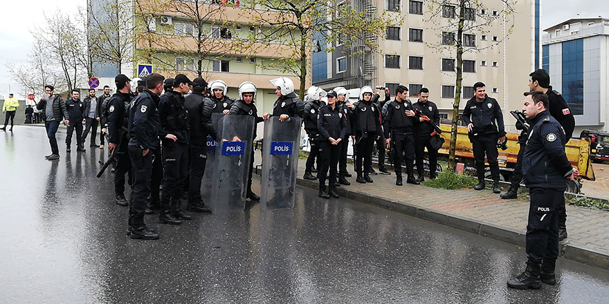 Polis cezaevi önünde eyleme izin vermedi