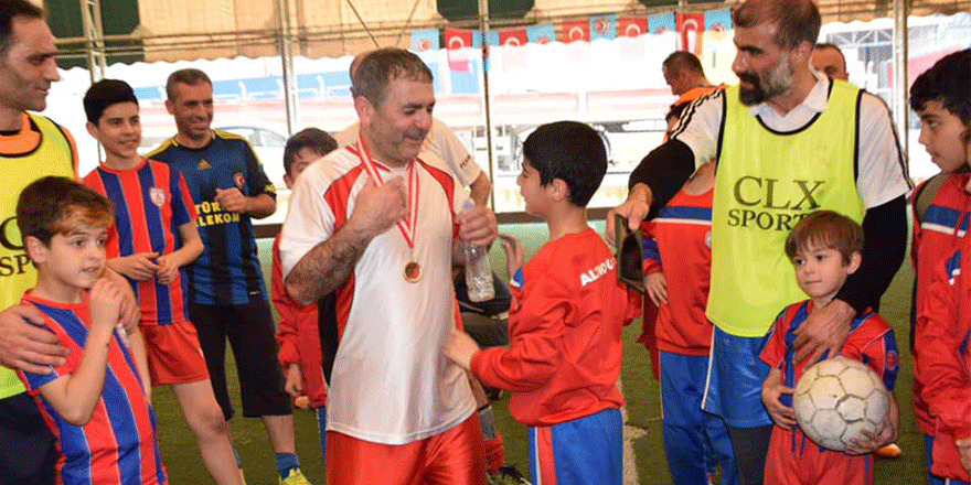 HERŞEY SAYGIYLA BAŞLAR 