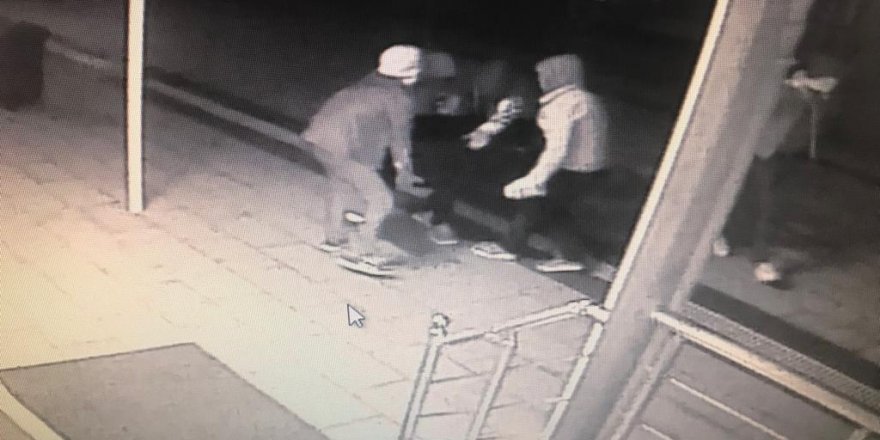 GEBZE’DE Caminin bağış kasasını çaldılar!