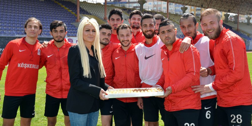 Gebzespor’da İdman Sonrası Baklava Sürprizi
